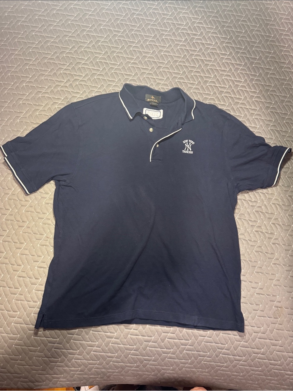 NEW YORK YANKEES Men's Navy Polo with White Contrast Piping and Chest Emblem